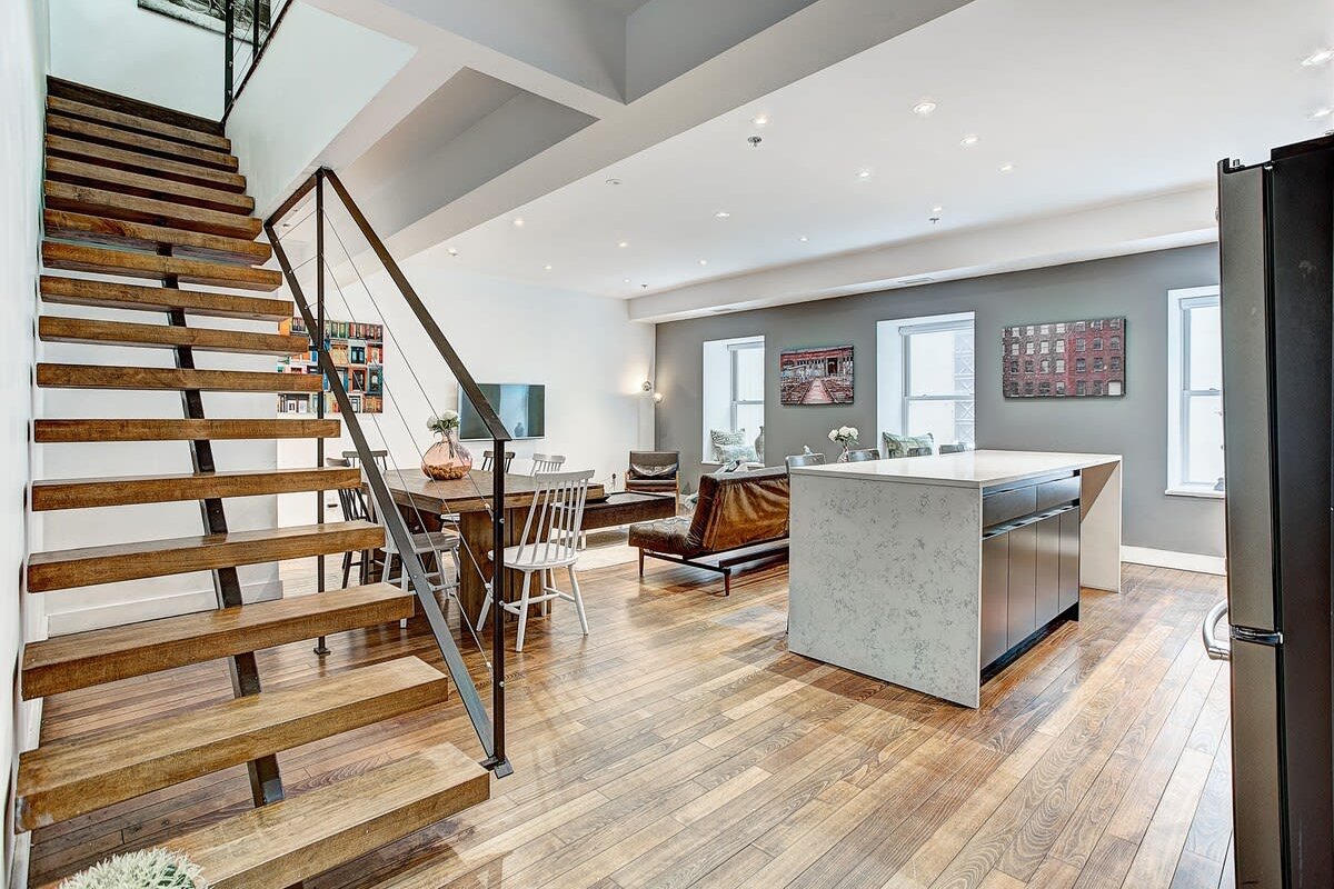 Penthouse 2 level|3beds-2BA|Old Mtl gallery image 5