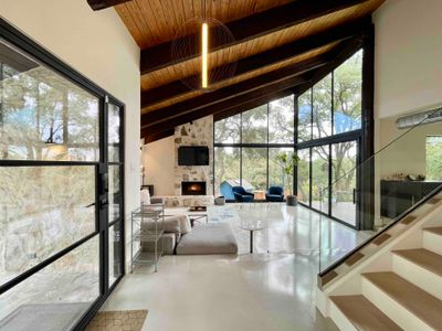 Luxury 6BR: Ping Pong, Foosball, 7 min to Downtown