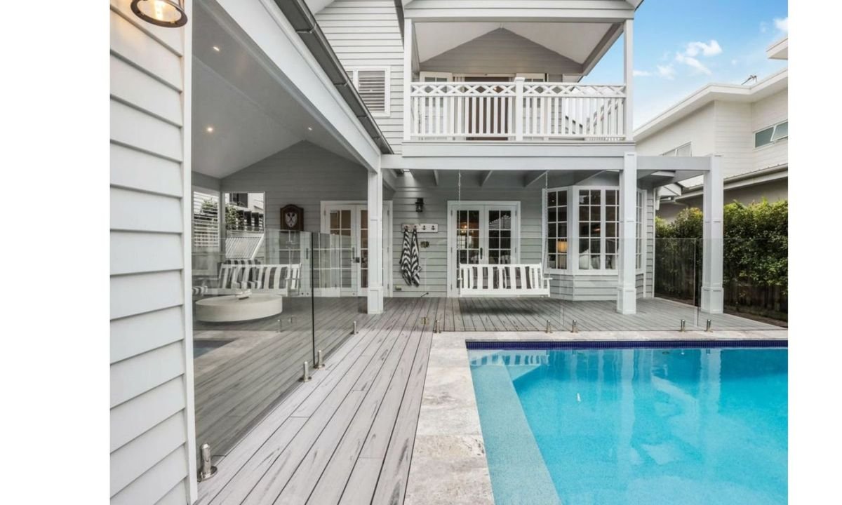 The Jasmine Gate- Beachfront