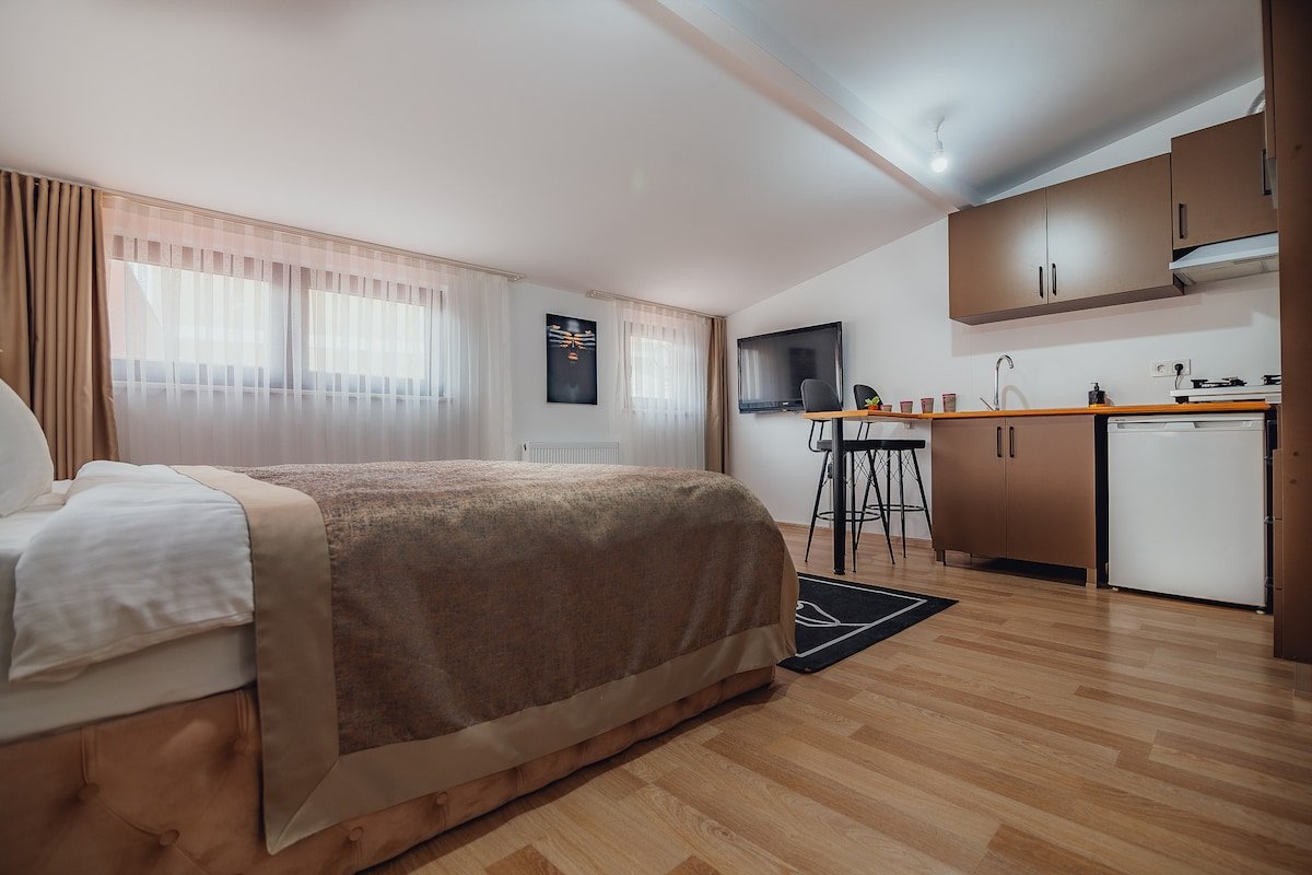 BIG GROUPS- 5BR 5BATH AT TAKSİM ( CİTY CENTER ) gallery image 4