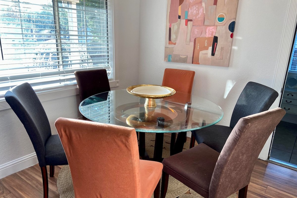 Sleep12 Updated Large home Near Santana Row gallery image 4