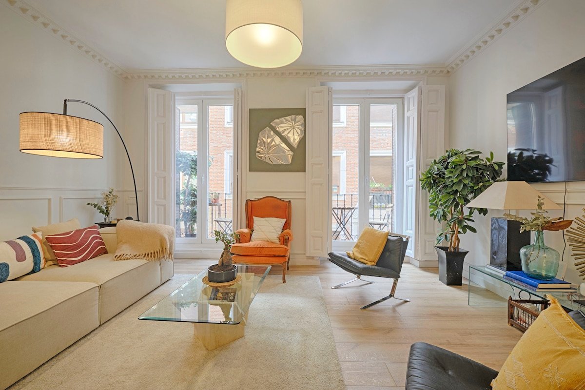 Newly Renovated Design apartment gallery image 2