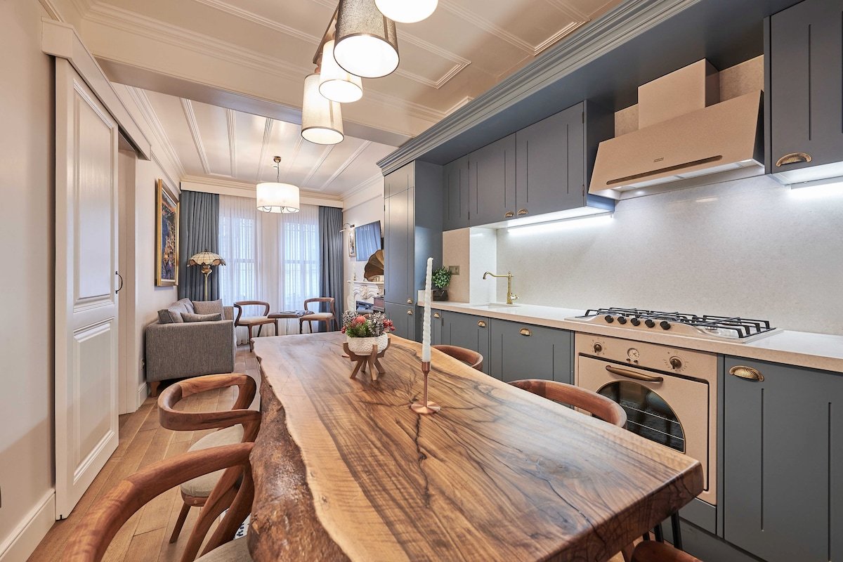 4BR/3 Bath Ottoman House w free Airport transfer!* gallery image 5