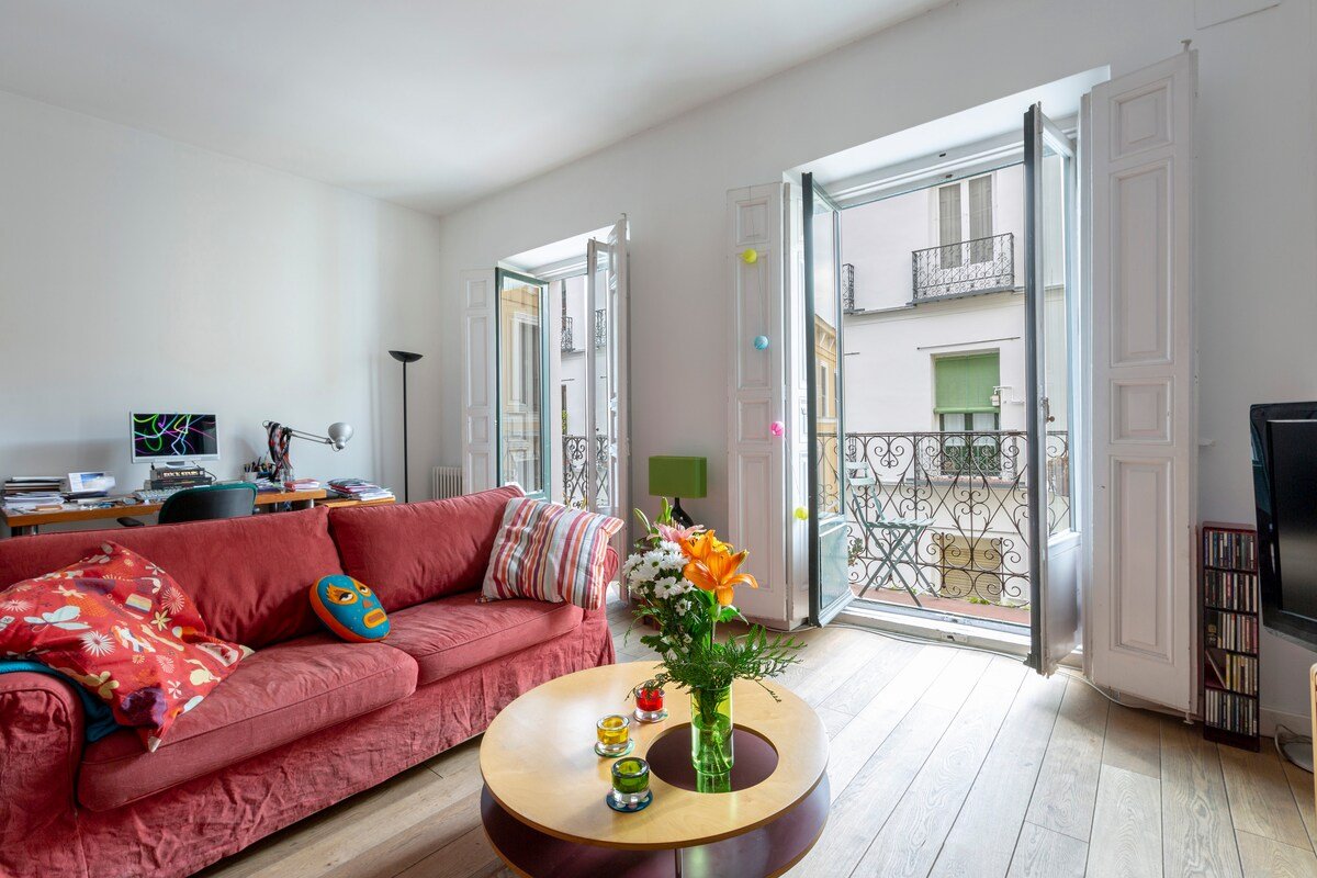 Gran piso, con encanto, en el Madrid histórico gallery image 3