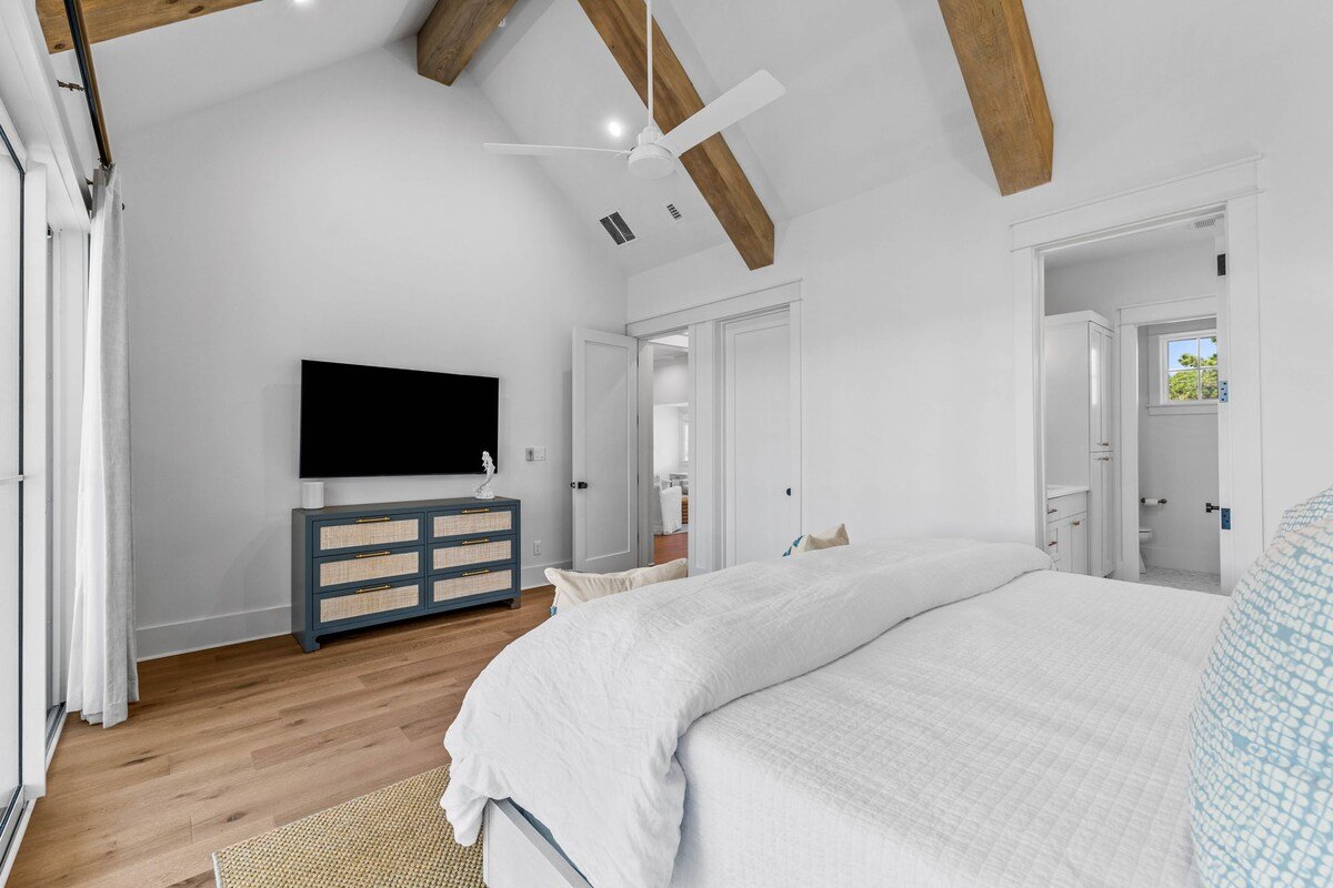 NEW! Heated Pool, LSV, FirePit, Bikes! Lake-Front! gallery image 5