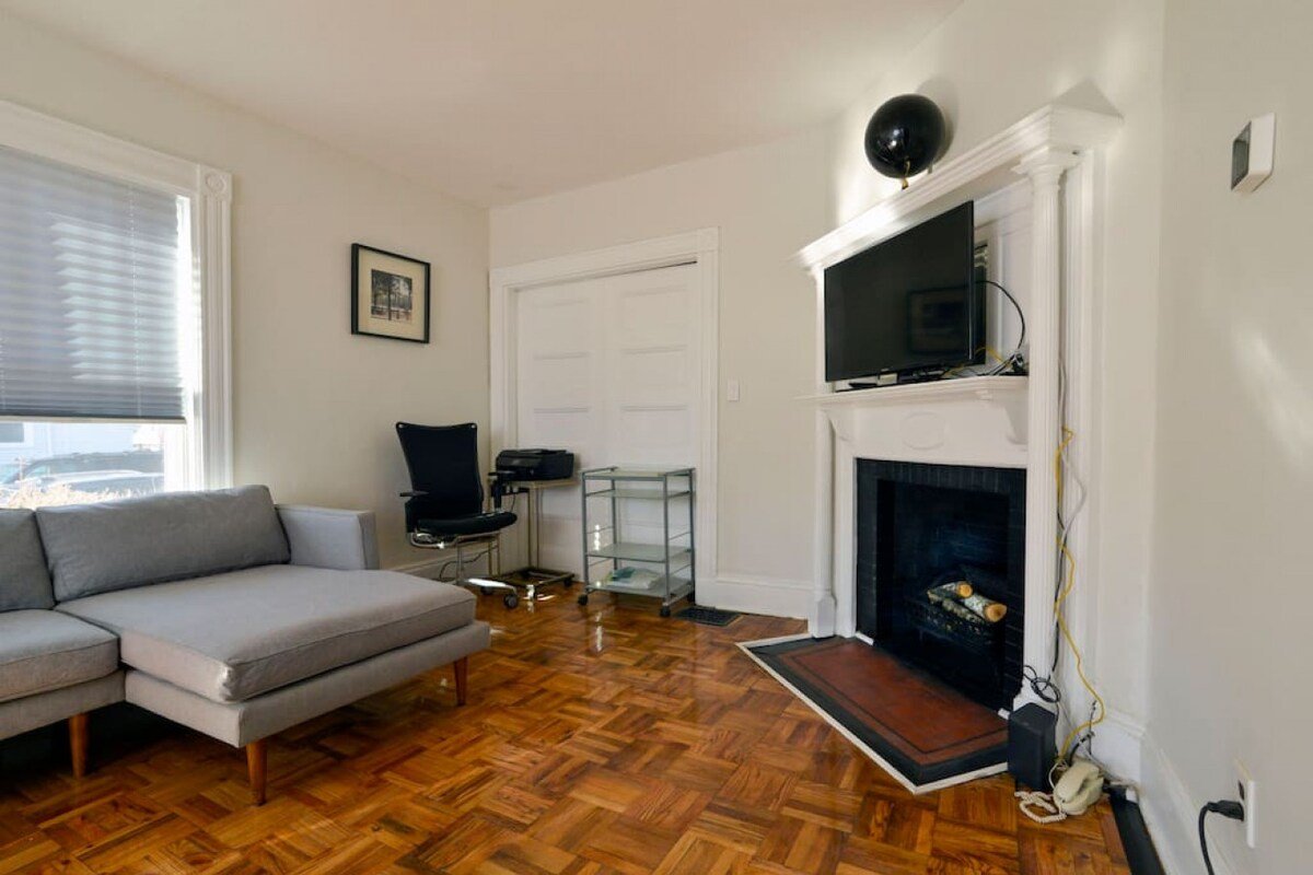 Boston Historical Urban Oasis gallery image 5