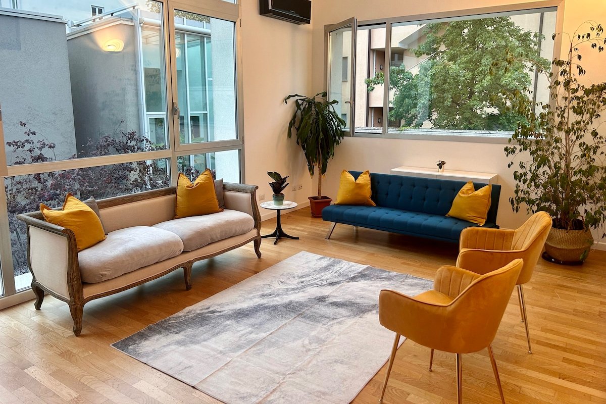 Stylish Flat By Scalo Farini gallery image 4