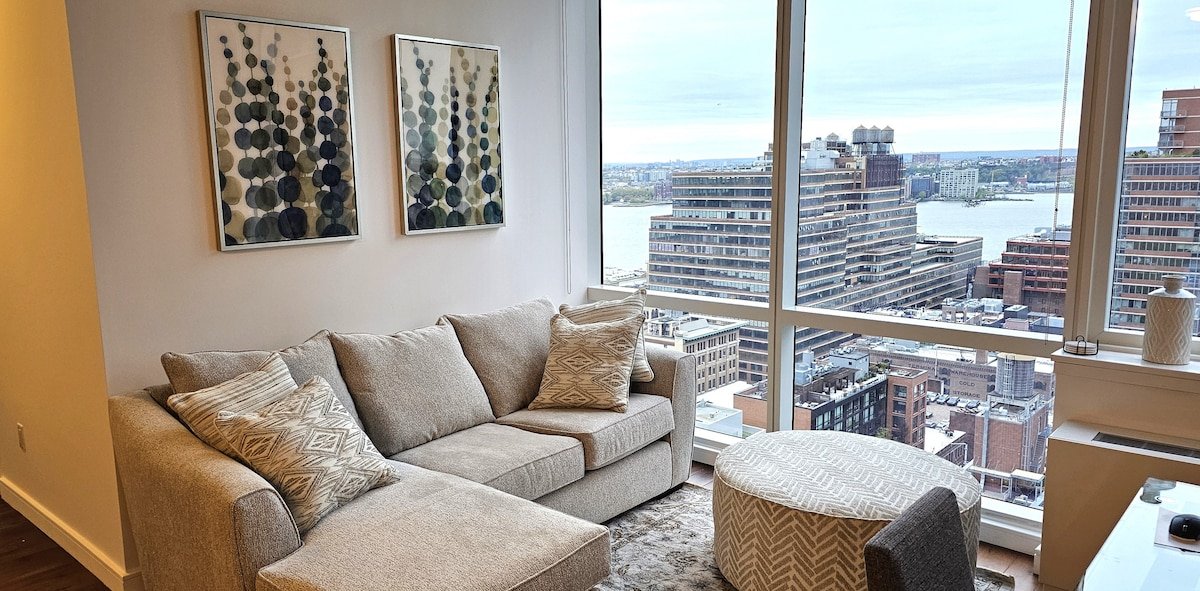 Chelsea at Hudson River gallery image 2