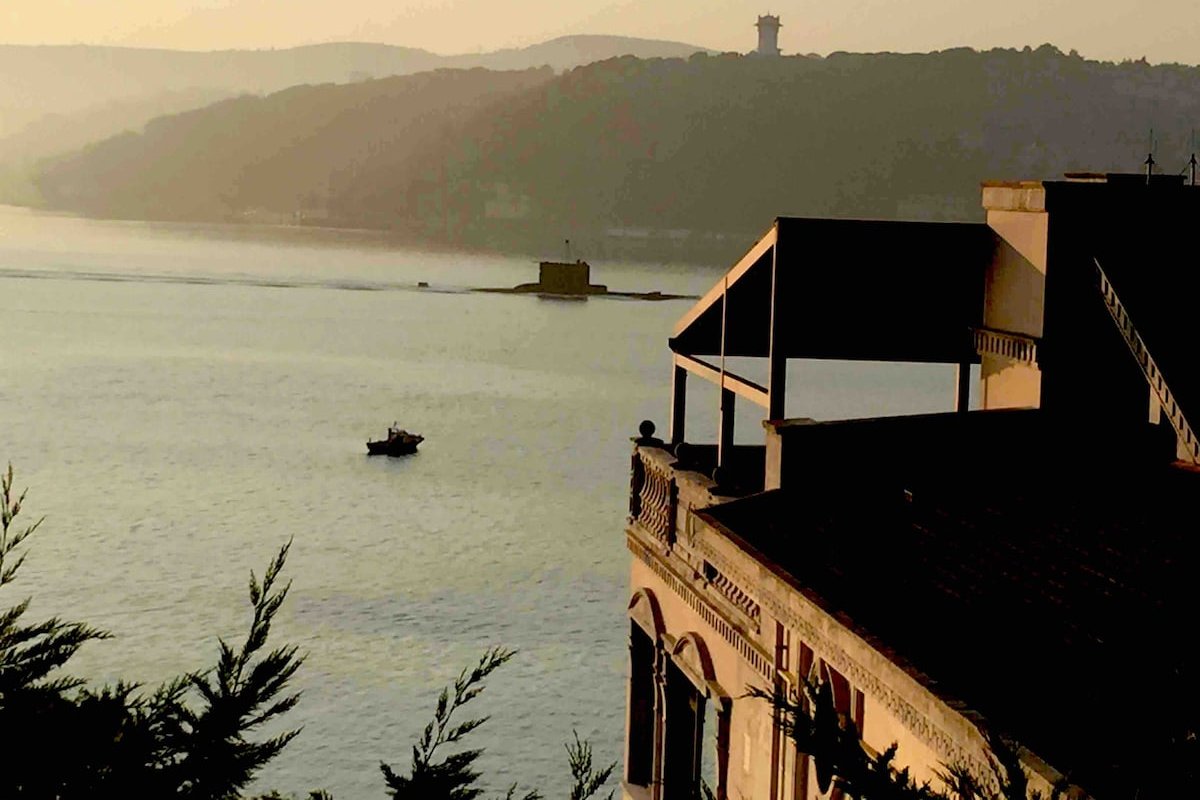 AMAZING APARTMENT 🧿 with stunning Bospurus views gallery image 4