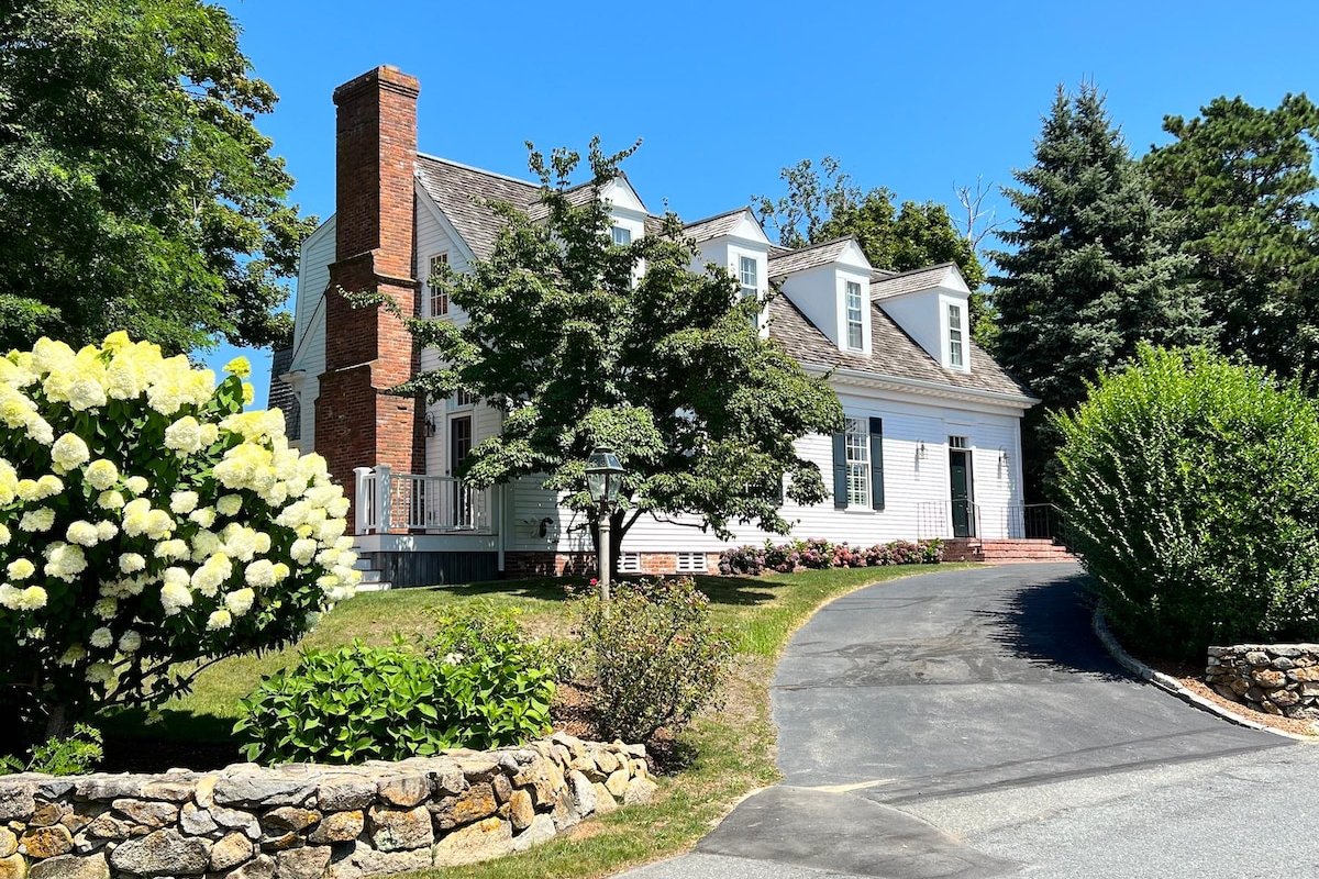 Sesuit Neck Stunner w/ Heated Pool and Spa gallery image 3