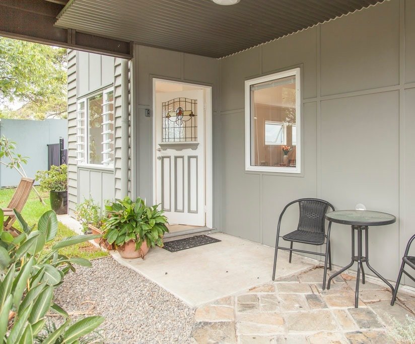 Lone Pine House – business, family, groups, pets gallery image 4