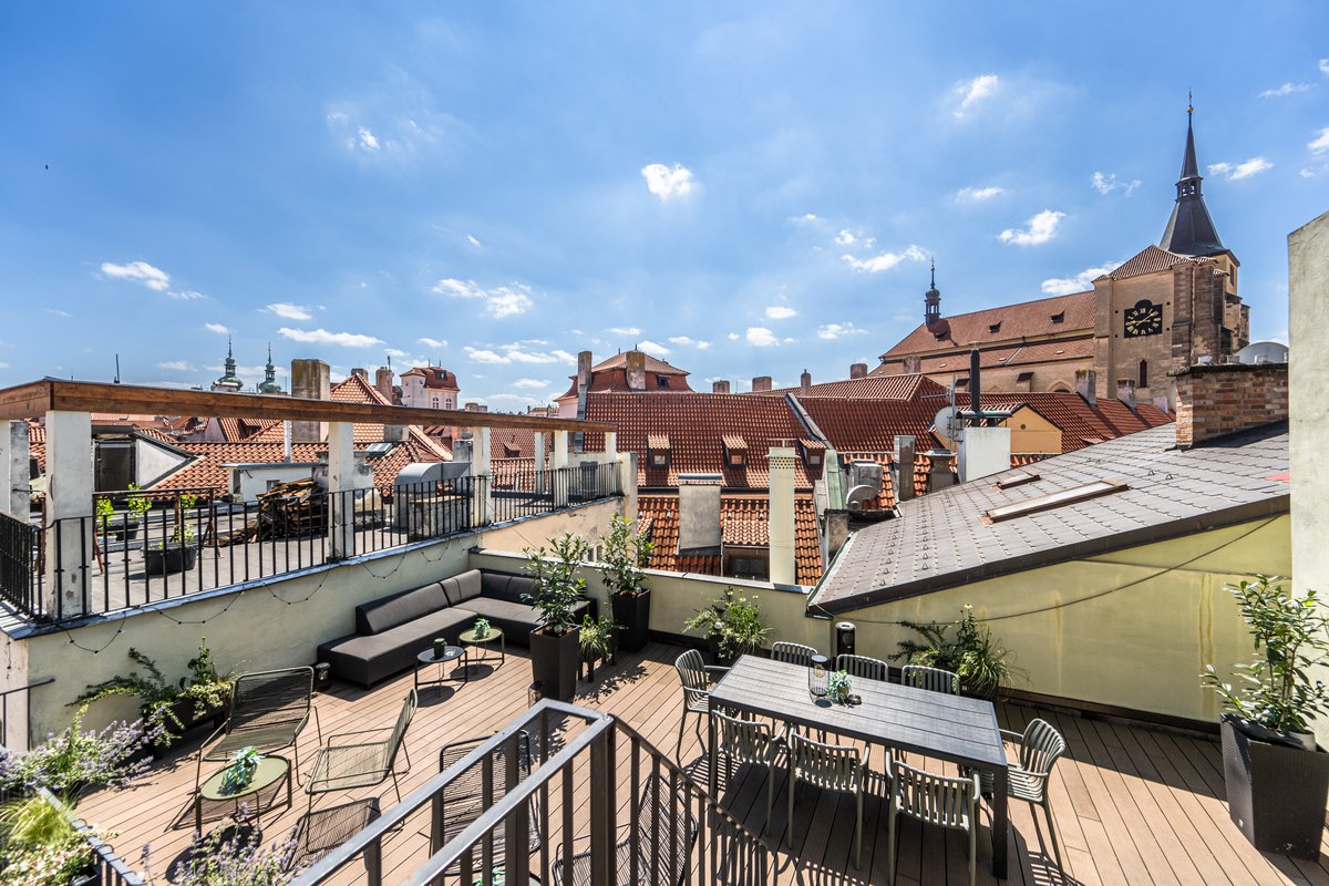 Sunny Prague apartment with the view and terrace