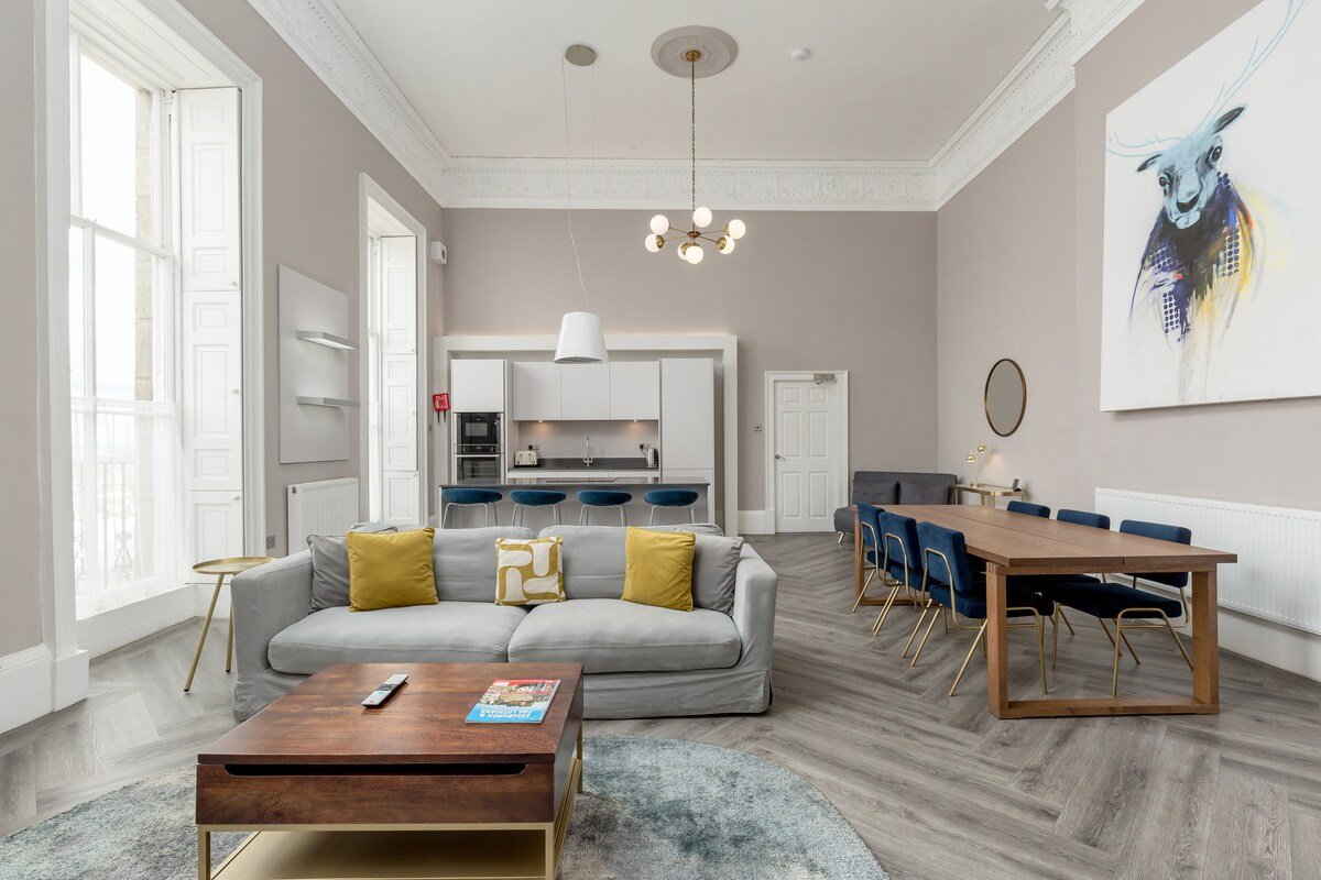 York Place City Centre 2 bedroom deluxe Apartment gallery image 3