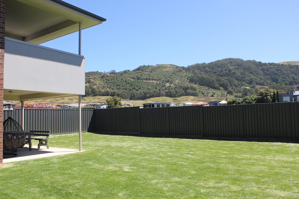 Sunrise on Apollo – Modern 5 bedroom home gallery image 5