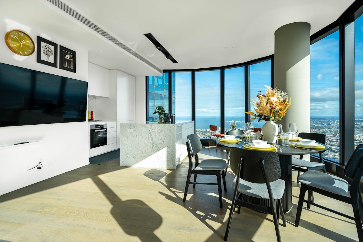 Pinnacle of LV85 3BR high-rise living#Australia108 gallery image 5