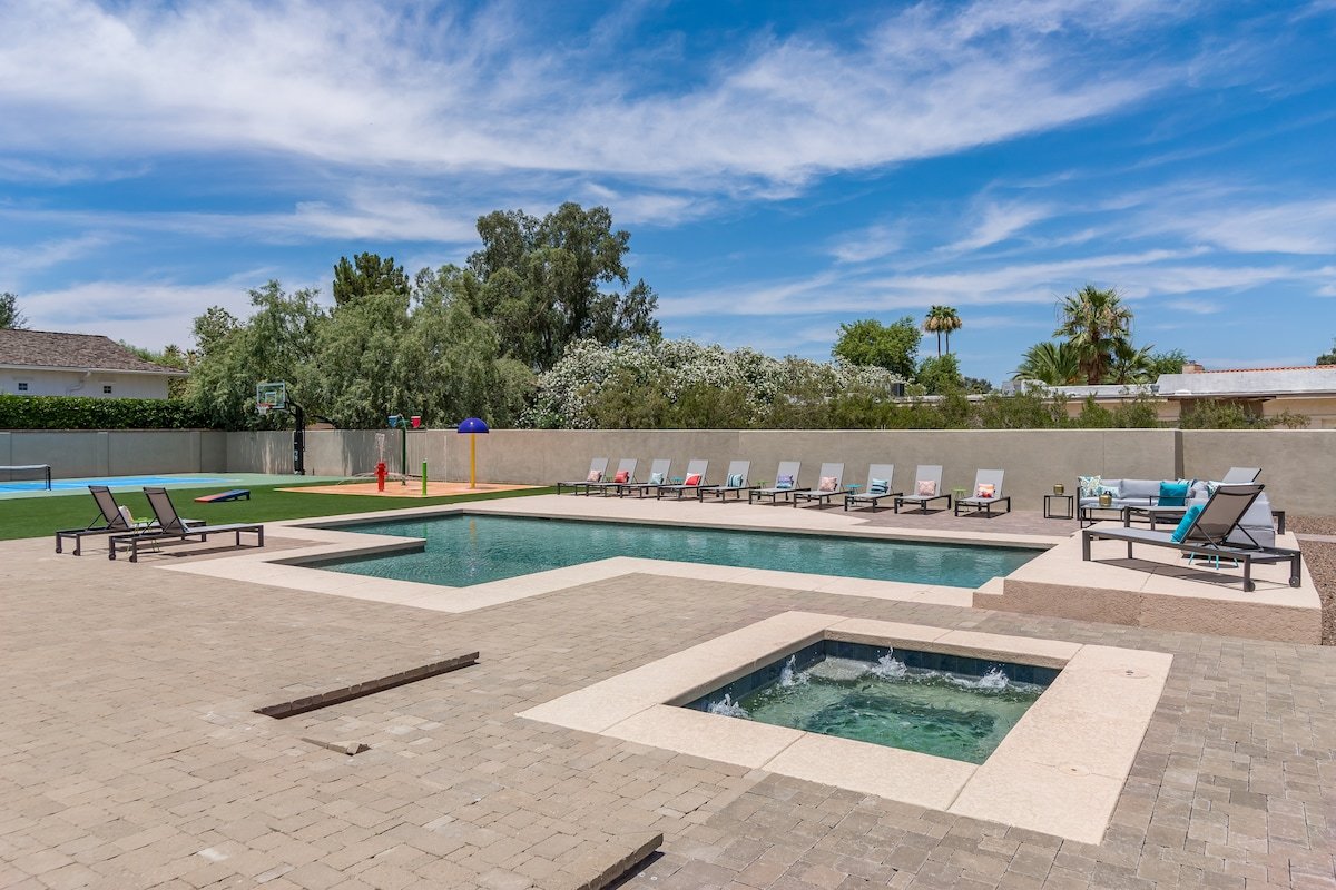 Entertainment Oasis gallery image 2