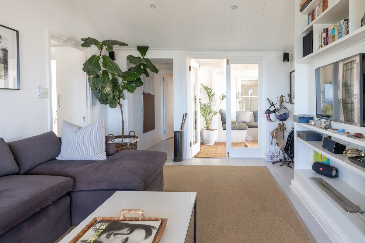 Bentley’s Bungalow, Clifton 4th beach by Steadfast gallery image 5