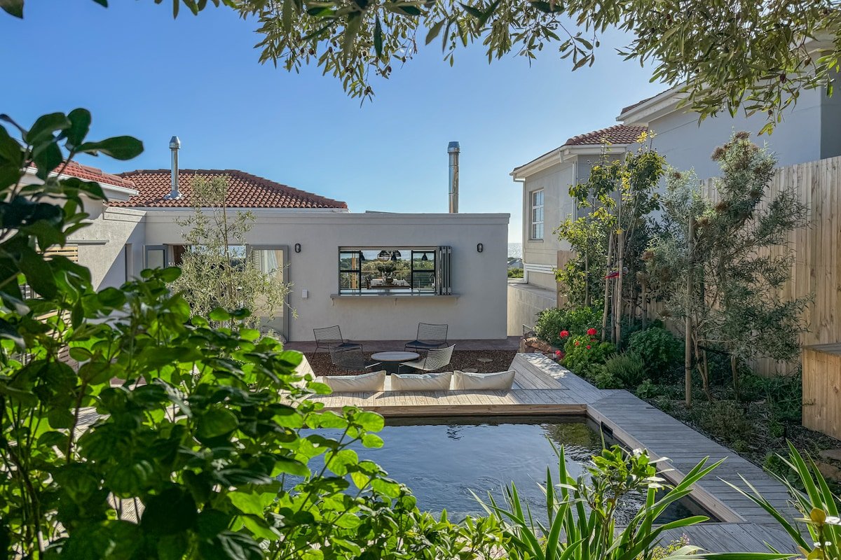 Scarborough Beach House * NEW * stunning sea views gallery image 3