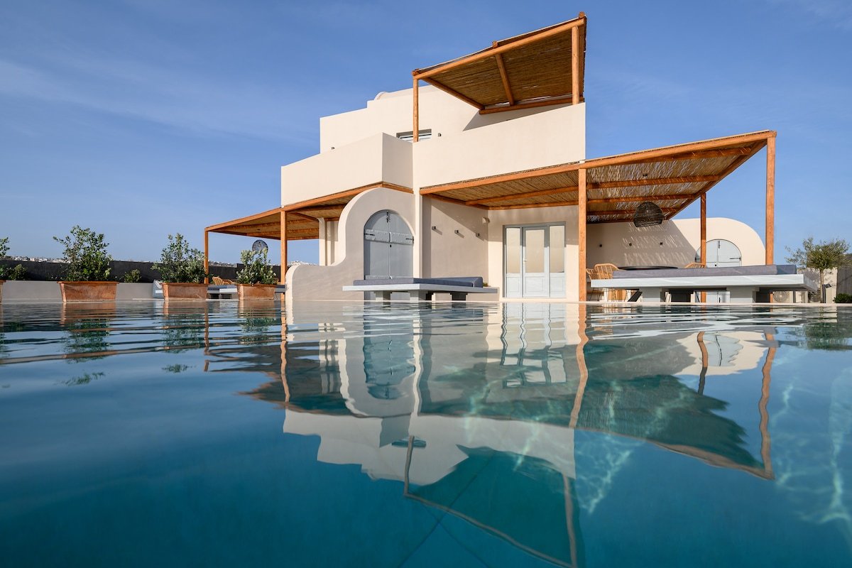 Ambeli Sunset Villas & Suites 2pools & 2hot tub gallery image 3