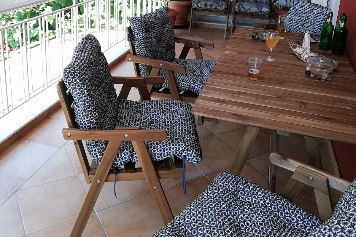 PARTHENON VIEW APT gallery image 5