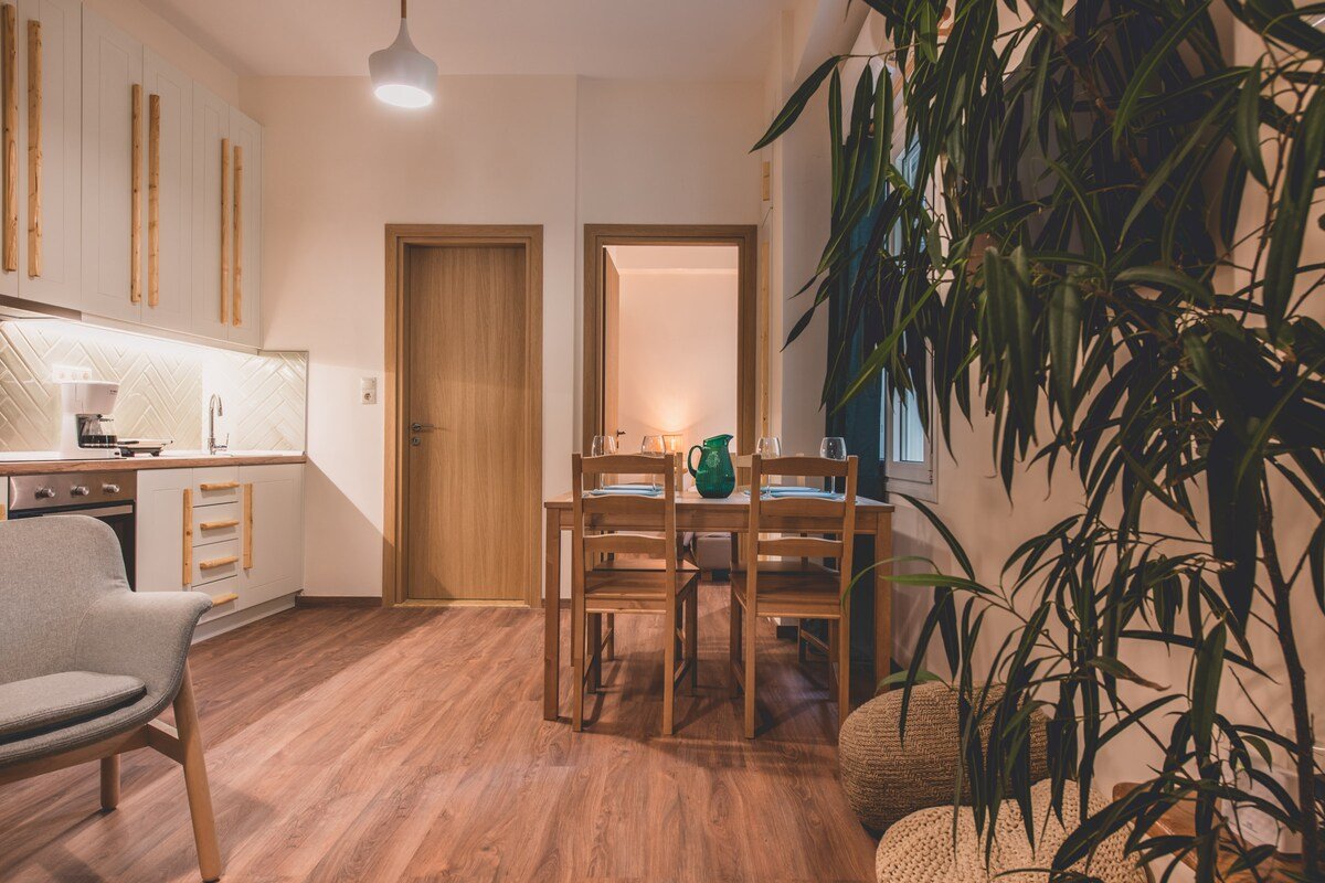 Luxury apt with Acropolis view Terrace and Jacuzzi gallery image 5