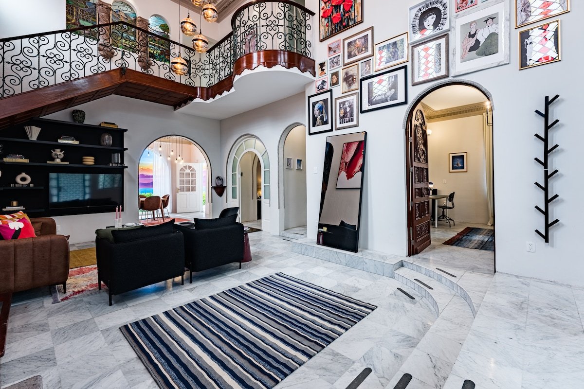 Unique Home with Art and Outdoor Dining Space gallery image 3