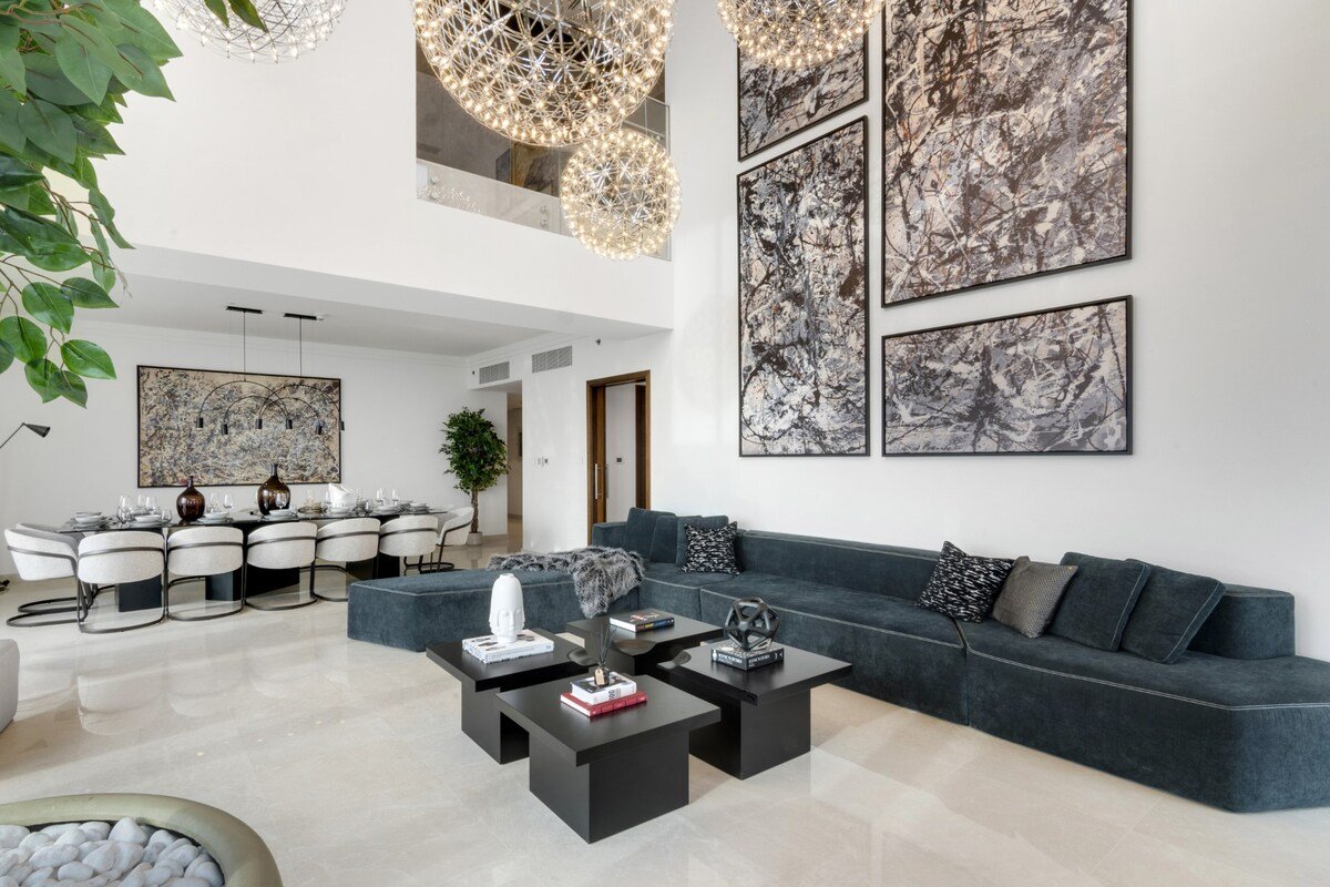 Downtown Triplex gallery image 3