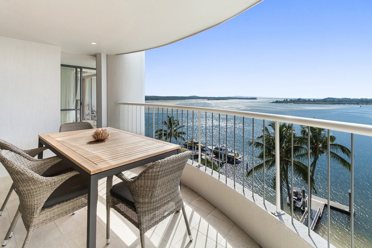 Alluring Riverside Penthouse gallery image 5