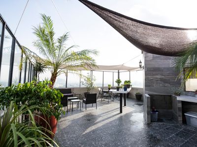 “Artful Comfort in the Heart of Lomas W Balcony”