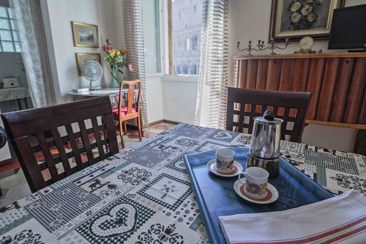 Rome Colosseo Luxury downtown *Wi.Fi Fiber 1 GIGA* gallery image 5