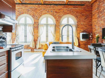 LOFTS ST JEAN, Old Québec Penthouse Location A1