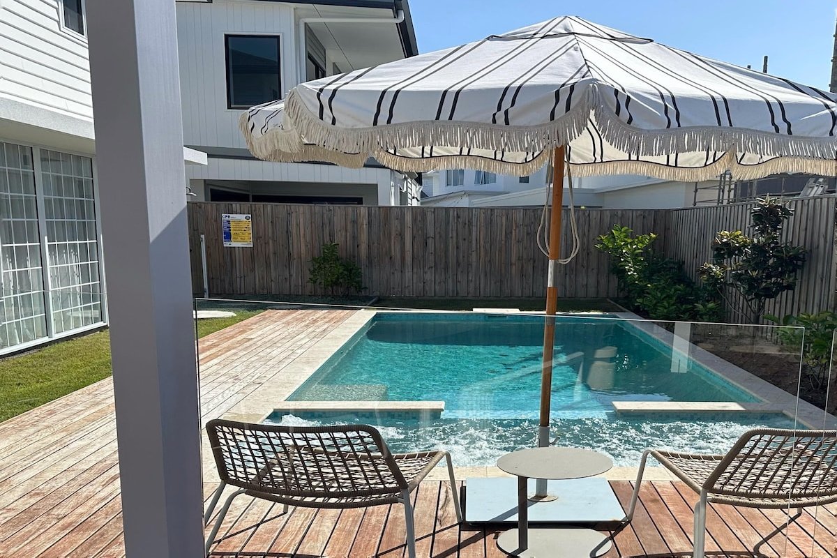 Maison de Plage – Stunning Casuarina Beach House gallery image 2