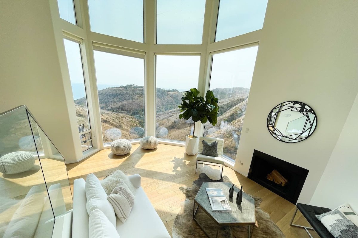 Breathtaking Malibu Ocean View Sanctuary gallery image 4