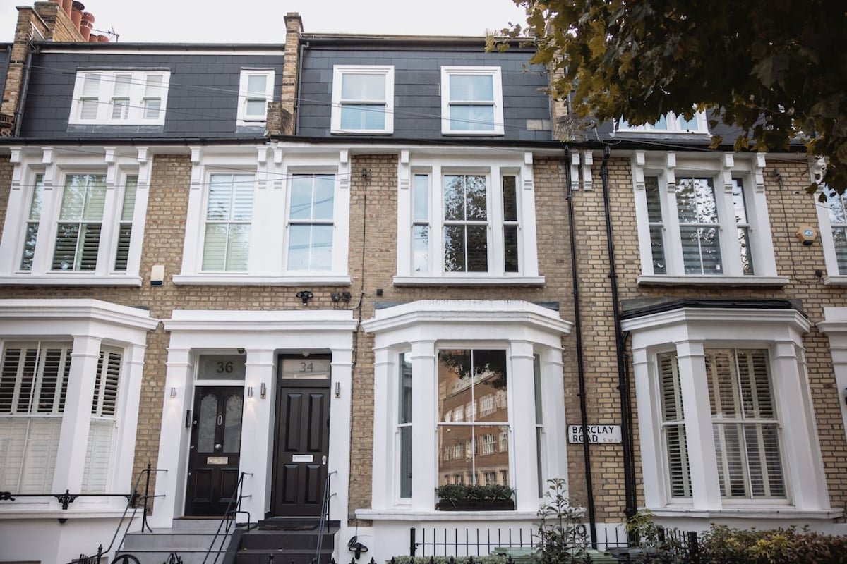 Elegant & Stylish Fulham Maisonette with Terrace gallery image 4