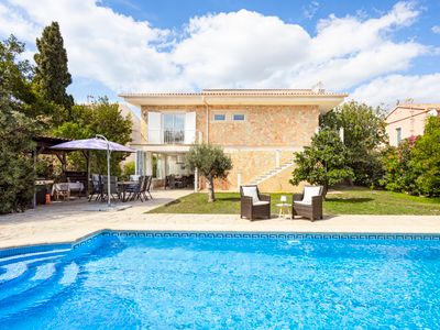 Villa Ines: Holiday Home, Pool & BBQ, Home Office