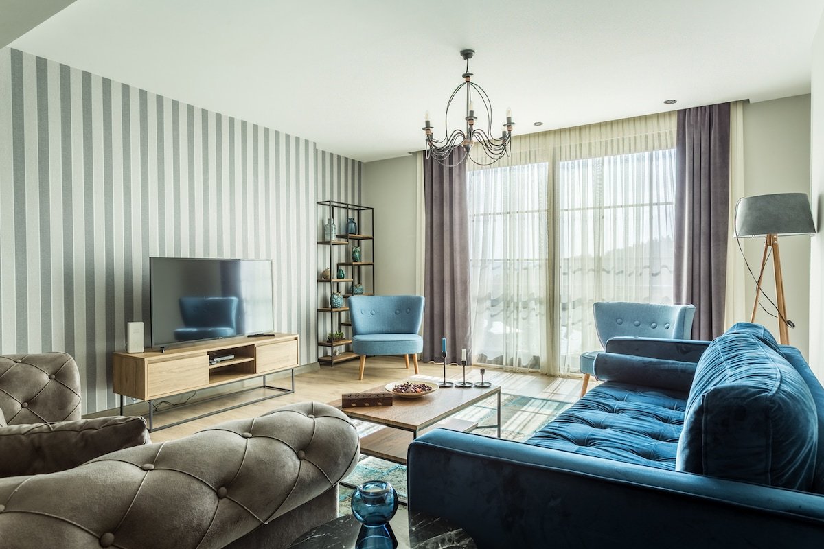 Winter Garden Suite – 24/7 Service & Free Cleaning gallery image 5