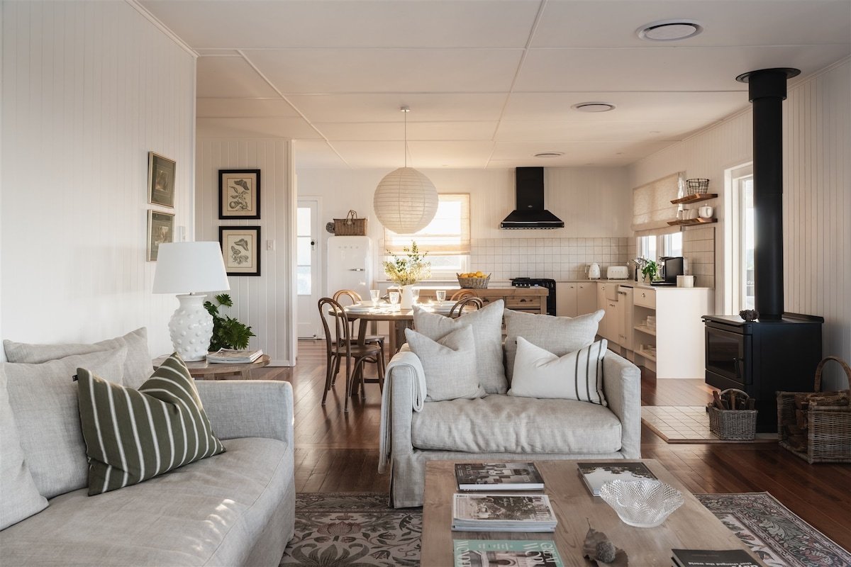 Elsie’s Cottage. Luxury Listing. gallery image 2