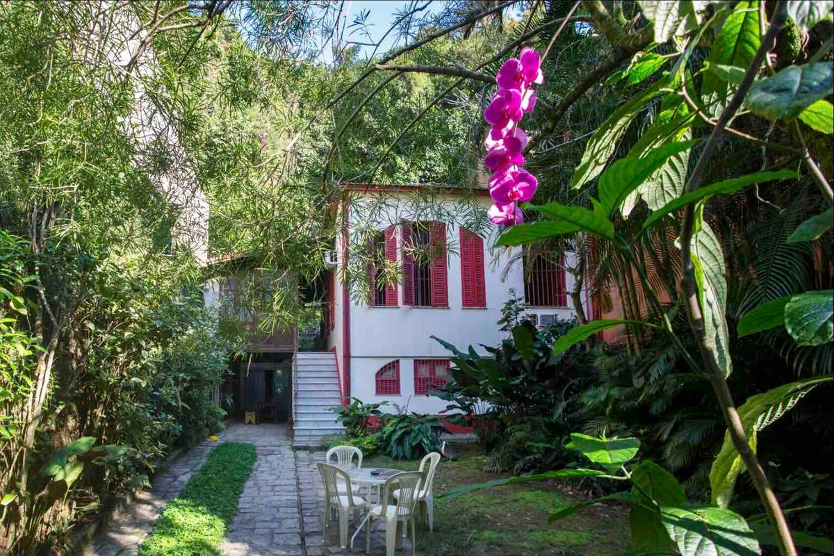 Conforto e charme em meio a natureza