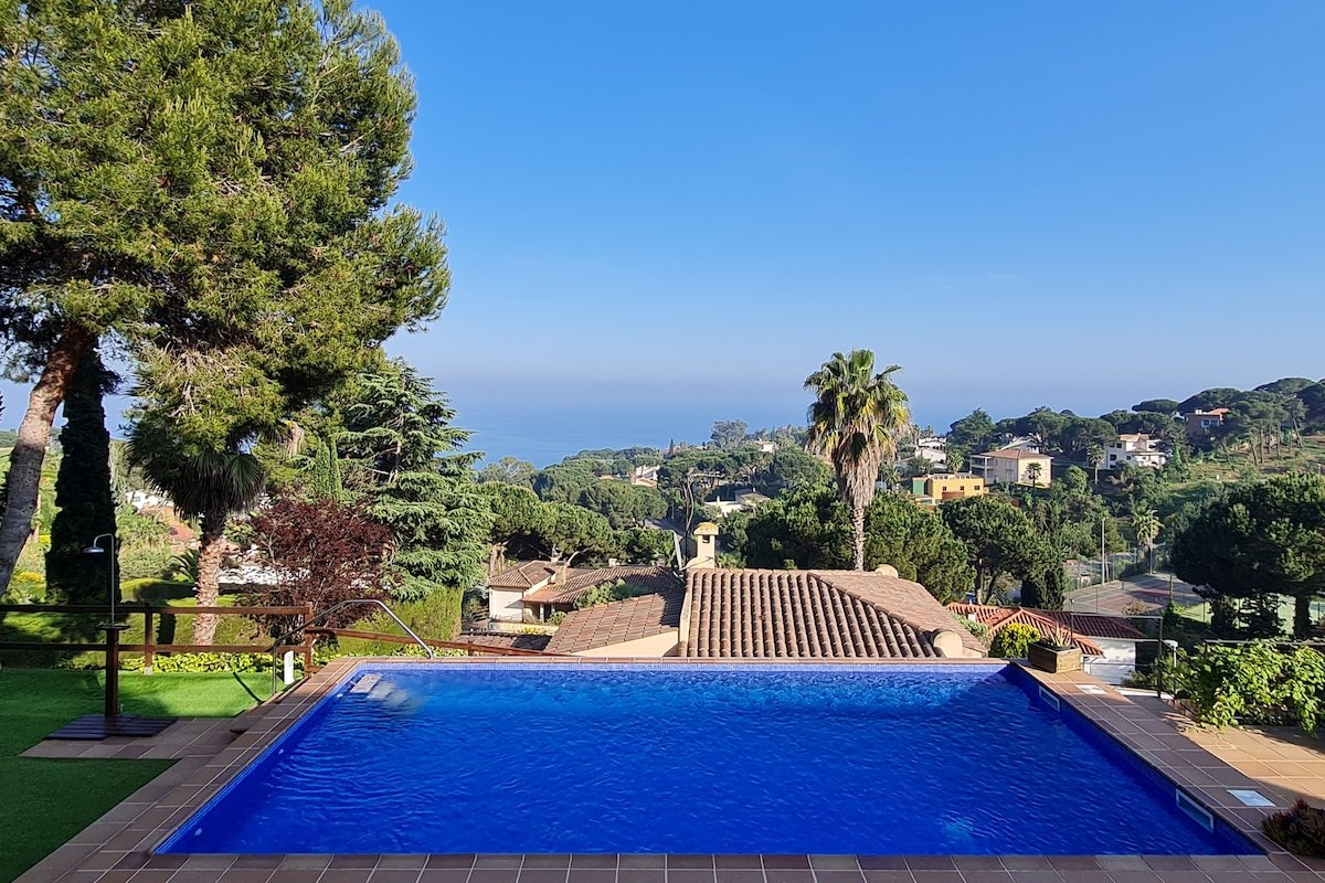 VILLA LA CALA with swimming pool & sea view gallery image 4