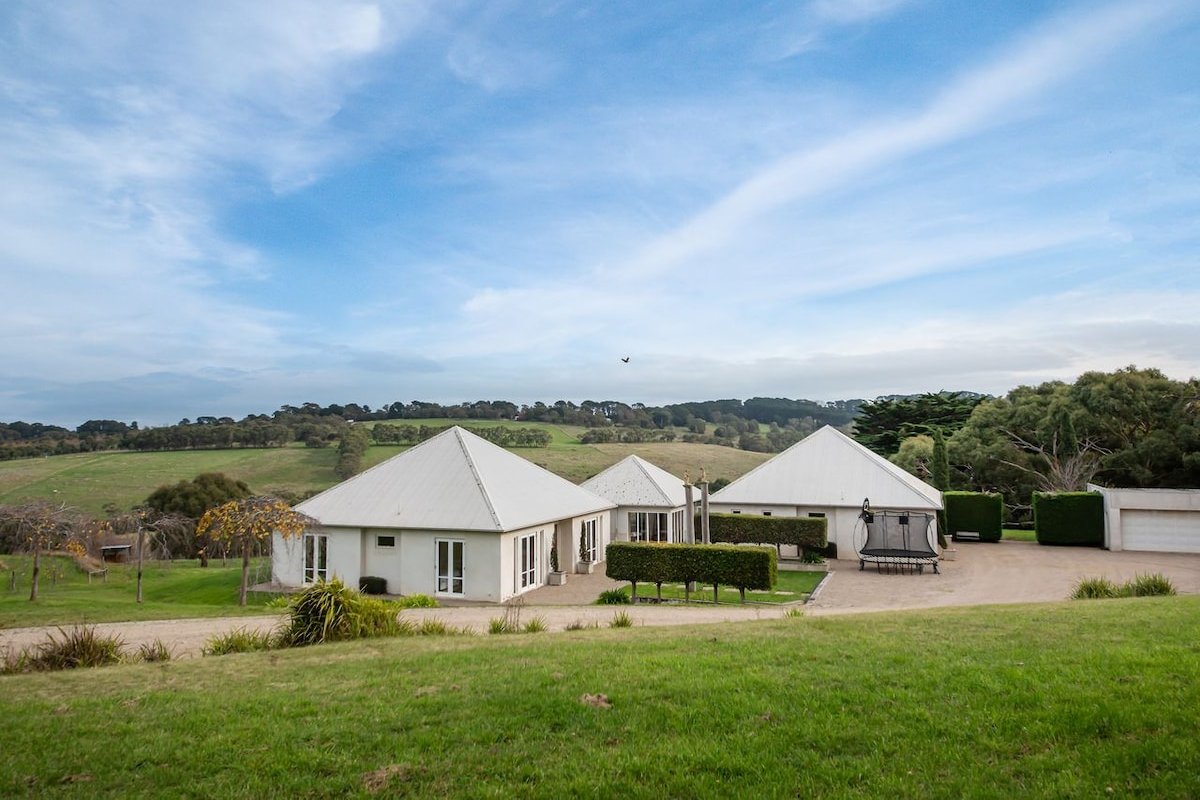 Shoreham Homestead Walk to Vineyards gallery image 2