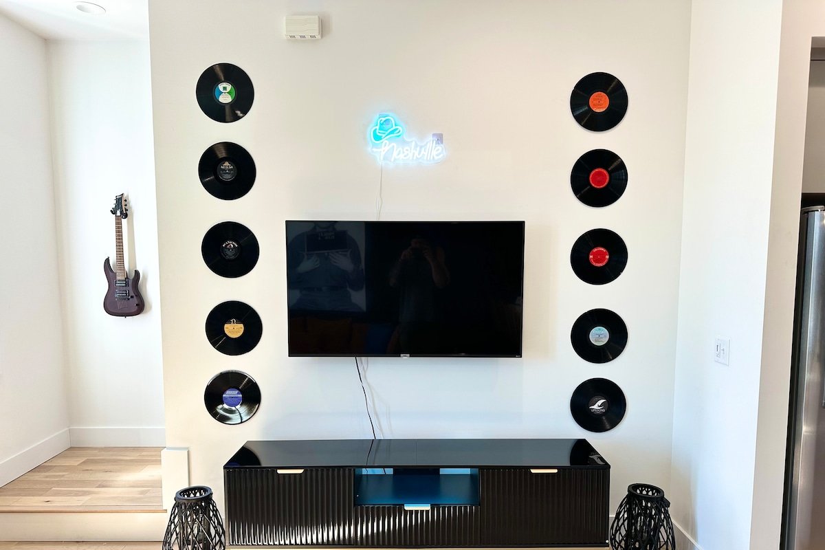 Casa De Rodeo! North Nashville! gallery image 5