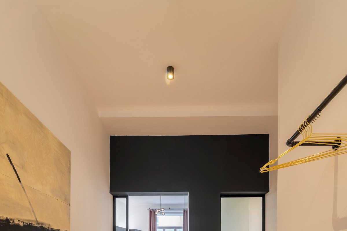 josef’s home | Deluxe Apartment in Ideal Location gallery image 5