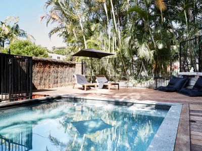 BYRON BAY BLACK – The Kingsley