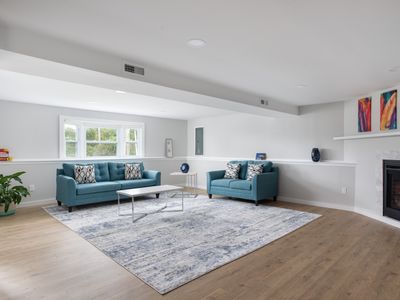 Spacious & Updated Newport Retreat – Walk to Beach