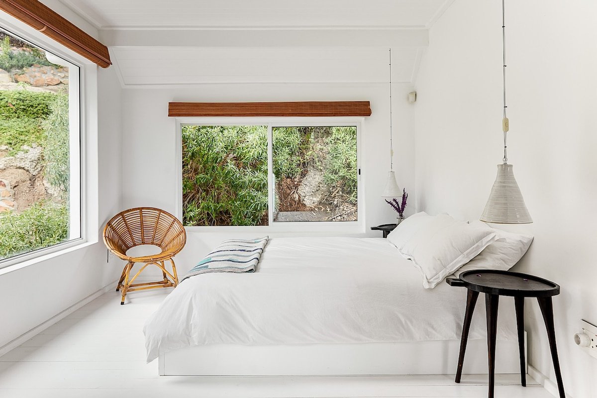 Icaria gallery image 5