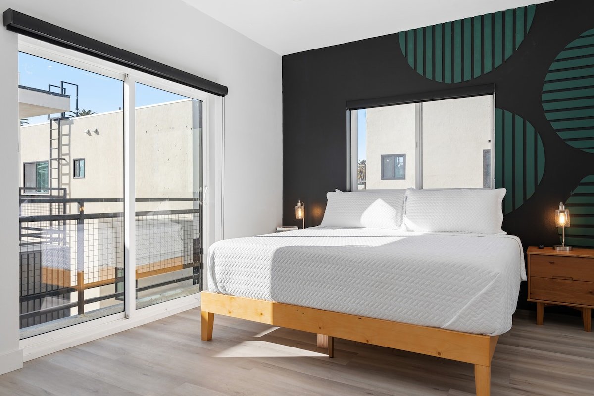 9BR Group Stay Mid City near USC gallery image 3