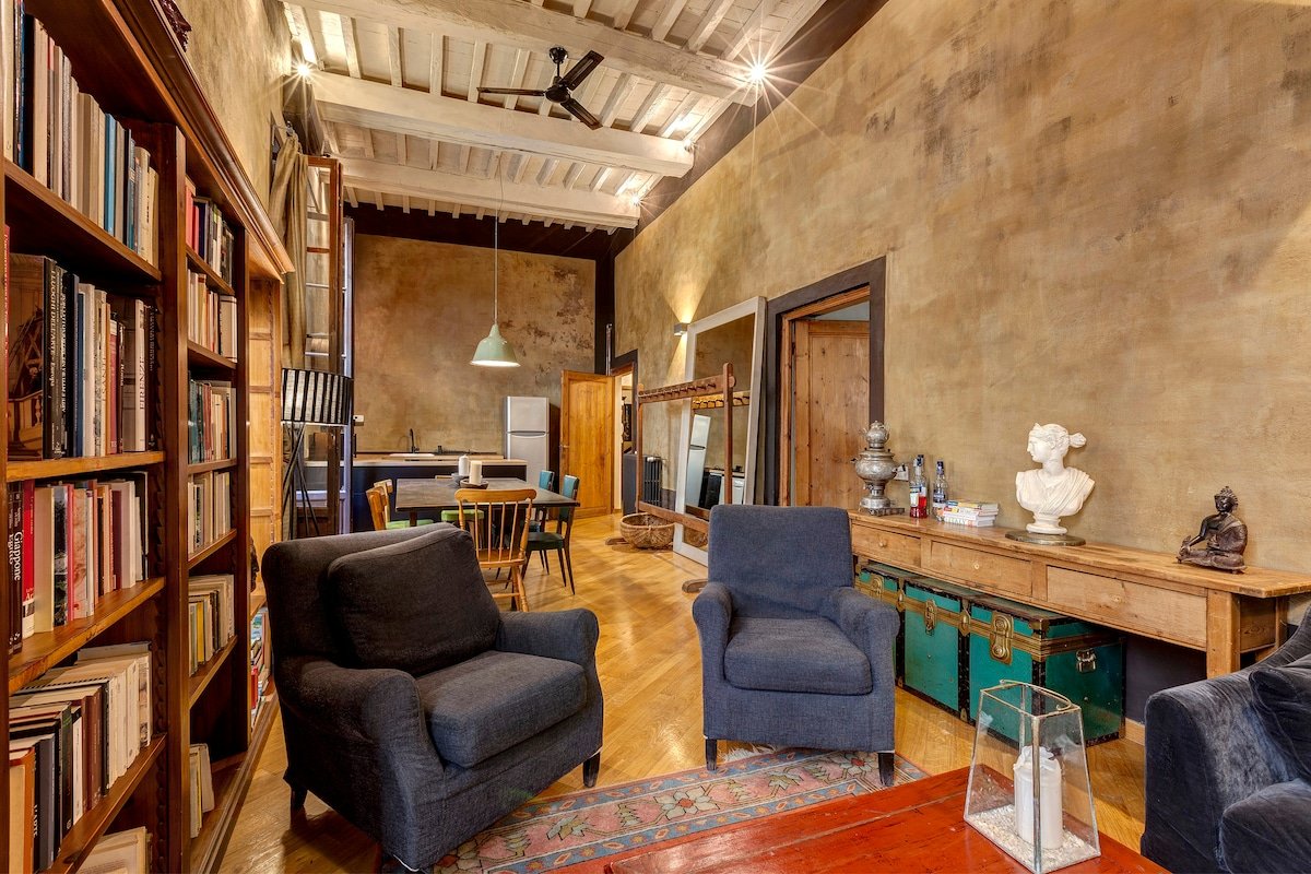 Enjoy Historic Veranda In The Heart Of Florence gallery image 5