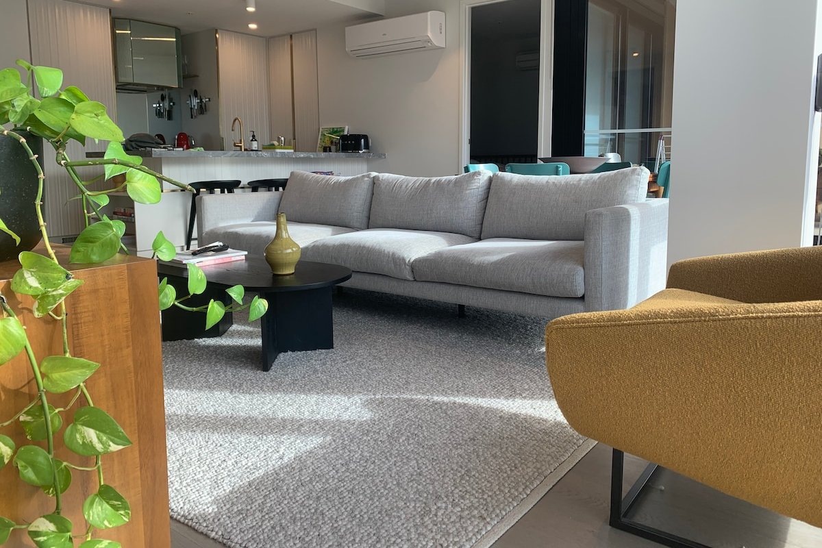 Modern, stylish apartment in heart of Collingwood gallery image 3