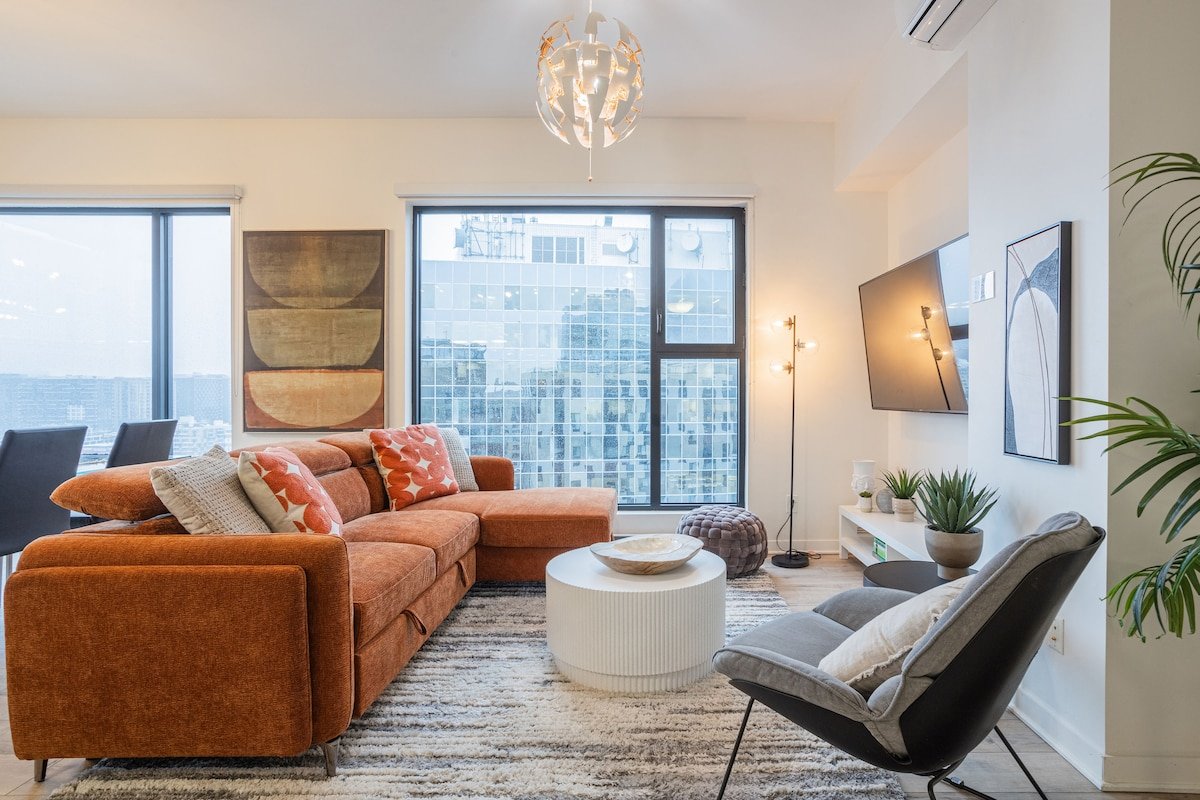 Free Indoor Parking Old Montreal 4 gallery image 3