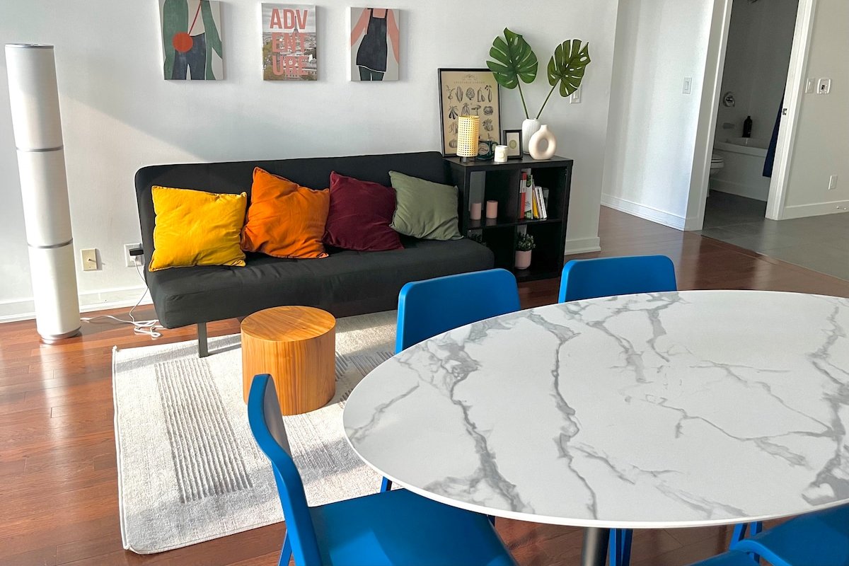 Lovely 3-bedroom Condo by the Lake! gallery image 2